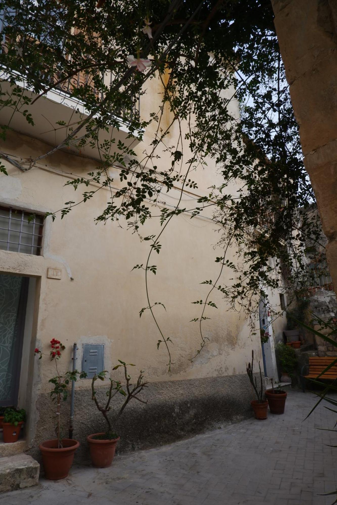 Casa Catale Bed and Breakfast Modica Exteriör bild