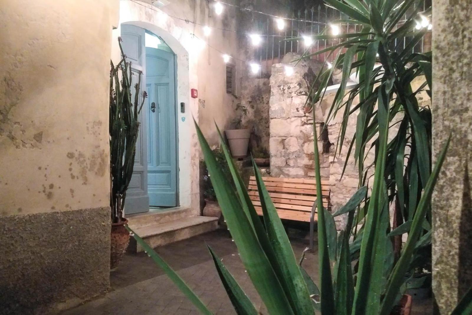 Casa Catale Bed and Breakfast Modica Exteriör bild